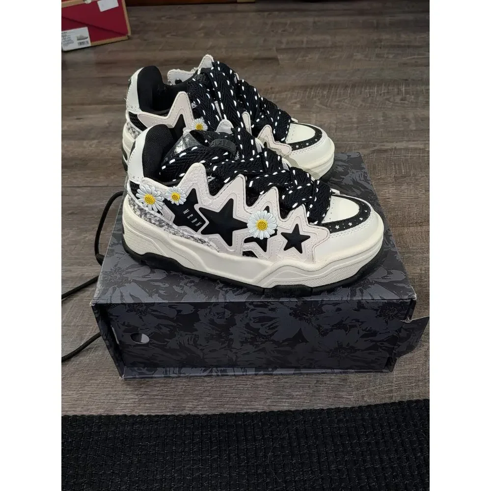 Kaalixto x MEDM Daisy Bread woman sneakers size 4